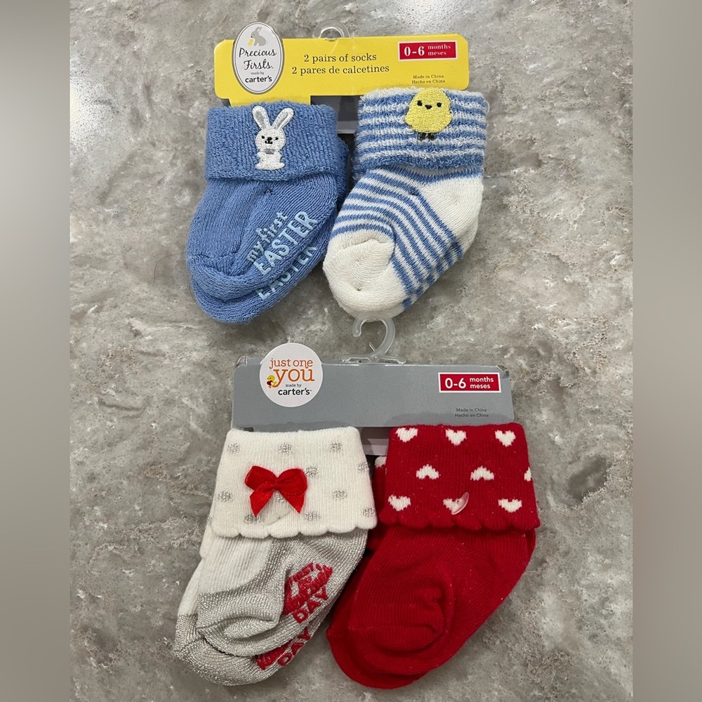 NEW Carter’s socks. Size 0-6M